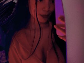 Meghan320 live webcam thumbnail