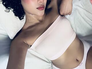 Mei____ live webcam thumbnail