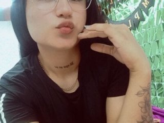 MelanyHolsen live webcam thumbnail