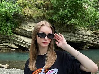 MelissaEvenns live webcam thumbnail