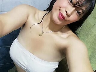 Mely_ec live webcam thumbnail