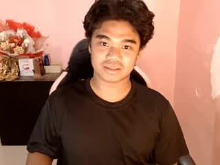 mealopezcumz69 live webcam thumbnail