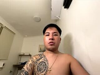 meatycockasian live webcam thumbnail