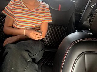meenu_cuties live webcam thumbnail
