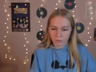 megan_cold live webcam thumbnail