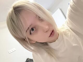 meganami live webcam thumbnail
