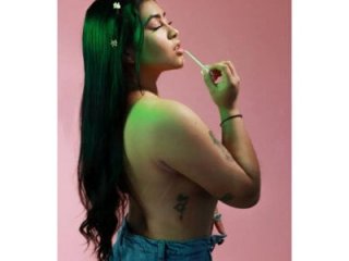 meganjames1 live webcam thumbnail