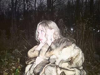 mell_issa_ live webcam thumbnail