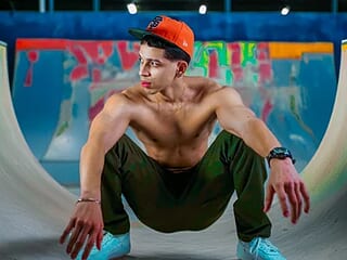 Mheysam_Youngerx live webcam thumbnail