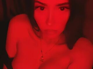 MiLu_lll live webcam thumbnail