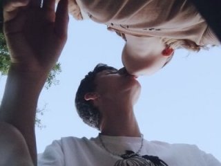 MiaAndWilliam live webcam thumbnail