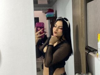 MiaCrimson- live webcam thumbnail