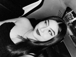 MiaGhost01 live webcam thumbnail