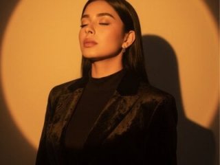 MiaSofia__ live webcam thumbnail