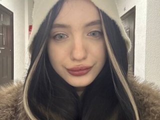 MiaTee live webcam thumbnail