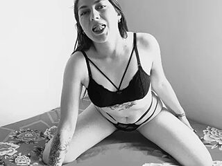 Mia_Love-3 live webcam thumbnail