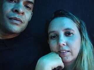 Mia_and_Erick live webcam thumbnail