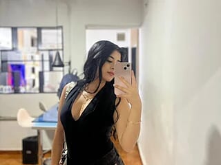 Mia_jenner1 live webcam thumbnail