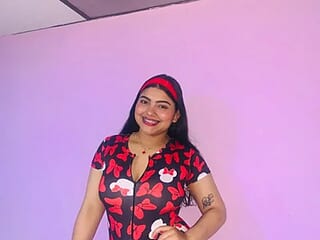 Miaa_Rouss live webcam thumbnail