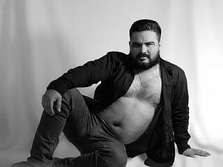 MichaelBear_21 live webcam thumbnail