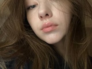 Miche1le_Allenne live webcam thumbnail