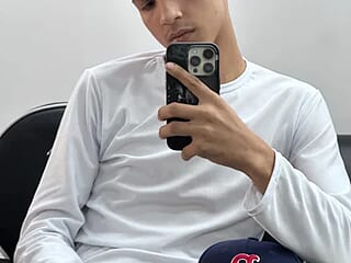 MidnightKing_ live webcam thumbnail