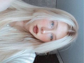 MidnightLily_ live webcam thumbnail