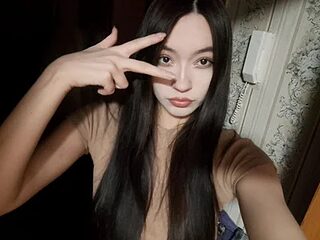 MiiyaBloom live webcam thumbnail