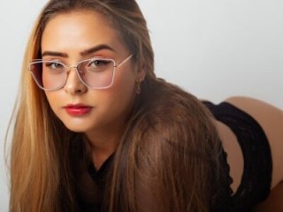 MikaelaStone live webcam thumbnail