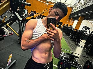 Mike_red live webcam thumbnail