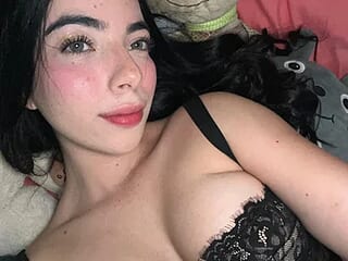Mila_3 live webcam thumbnail