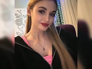 Mila__Lux live webcam thumbnail