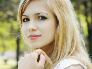 Milana235 live webcam thumbnail