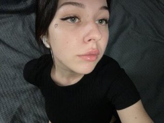MilkLina live webcam thumbnail