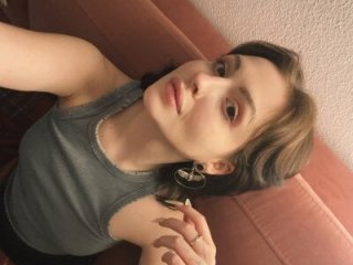 MilkyDana live webcam thumbnail