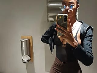 Milkypussyy live webcam thumbnail