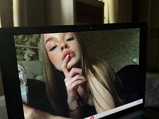 Milla_Rae live webcam thumbnail