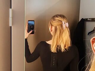 Milli-Kiss live webcam thumbnail