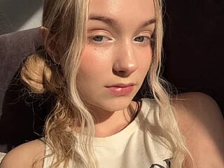 Mimi_Land live webcam thumbnail