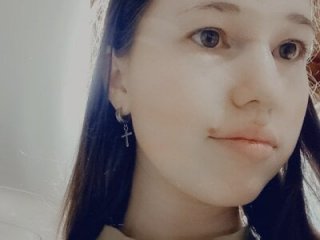 MiraFenech live webcam thumbnail