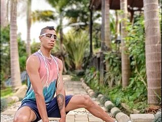 MissColombian live webcam thumbnail