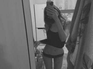 MissDasha live webcam thumbnail