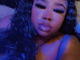 MissHeavenleighreign live webcam thumbnail