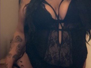 Miss_CurvesXXX live webcam thumbnail