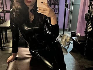 MistressElektraDivine live webcam thumbnail