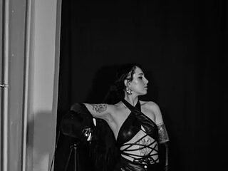 MistressSilvia live webcam thumbnail