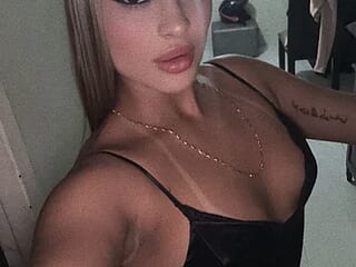 Mistress_Scarlet live webcam thumbnail