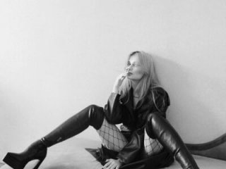 Mistress_Wilma live webcam thumbnail