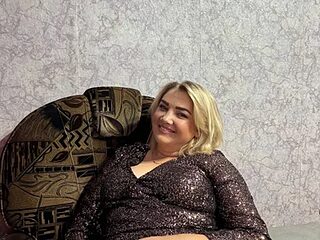 MiyaOlliver live webcam thumbnail