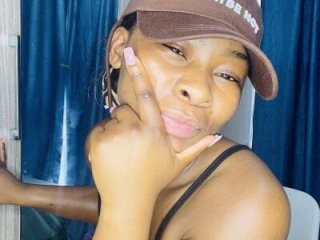 MiyaXo2 live webcam thumbnail